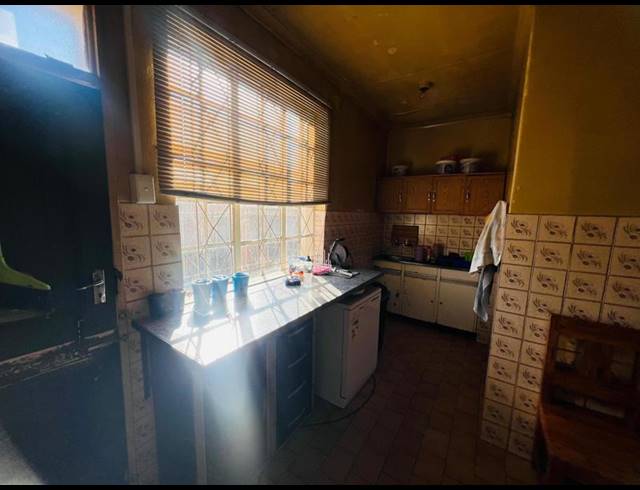 5 BEDROOM HOUSE FOR SALE IN SPRINGS CENTRAL